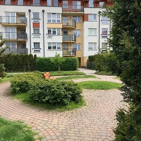 Cozy Close To & Airport Апартаменты *