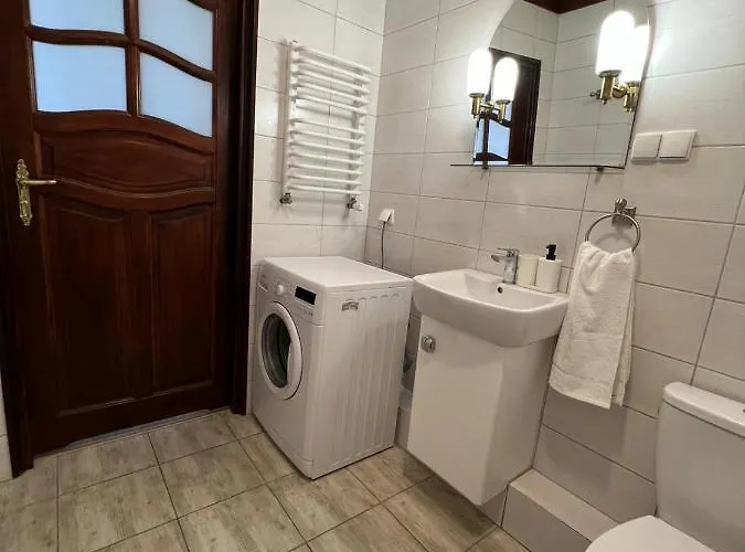 Cozy Close To & Airport * 格但斯克