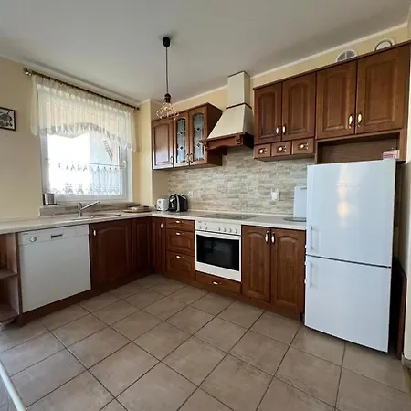 Cozy Close To & Airport